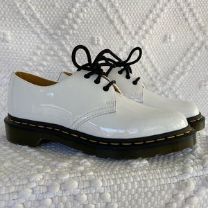 Dr. Martens Air Wair White Patent Leather Oxford. NWOB.US L7